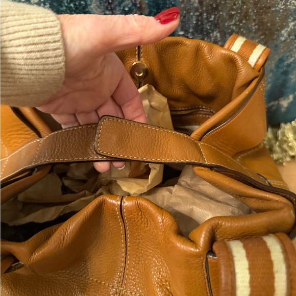 Michael Kors Griffin Hobo: Authentic Pebbled Leather Shoulder Bag - Picture 9 of 12